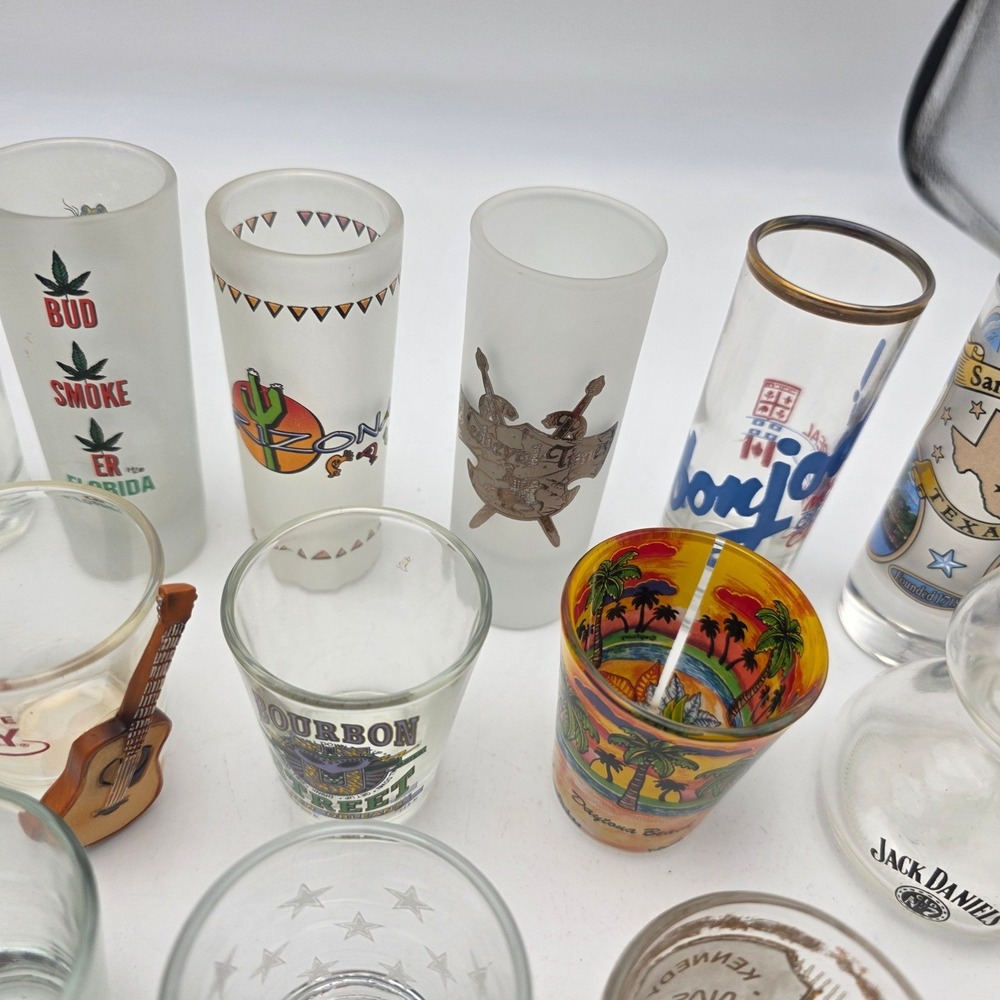 Lot of 25 Vintage Souvenir Shot Glasses Hard Rock Cafe Grand Ole Opry Travel H4 - Picture 9 of 16